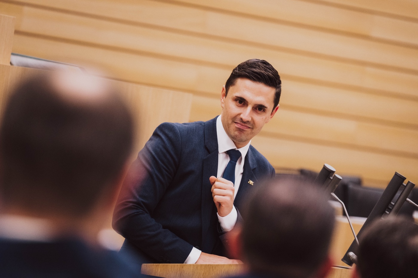 Dr. Max Menton bei der Plenardebatte am 8. Oktober 2026 – Motiv 072